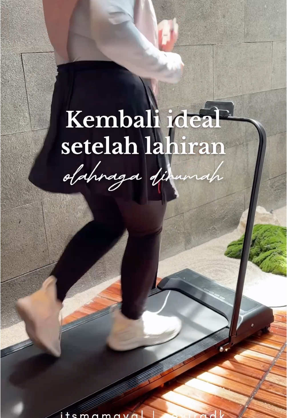 Ga sempet nge gym & ga nyaman lari keluar rumah. Pake walking pad solusinya. Cuman lari lari dari rumah udah bisa bakar kalori yang banyak. Biar badan kembali fit & sehat  Cuman 1jt tapi fiturnya ok banget, pake remote control & ada LED panelnya. Buruan di checkout yaaa 🤍 #treadmill #treadmillelektrik #treadmilllowwatt #walkingpad #walkingpadtreadmill #treadmill1jutaan #treadmilllipat #walkingpadlipat 