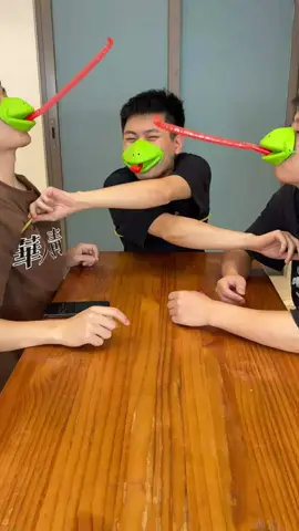 Invite your friends to watch the frog relay challenge, the super cool water bottle throwing challenge and the hanging hat challenge #fungame #funnytiktok #funnyvideos #foryou #guanbue68 