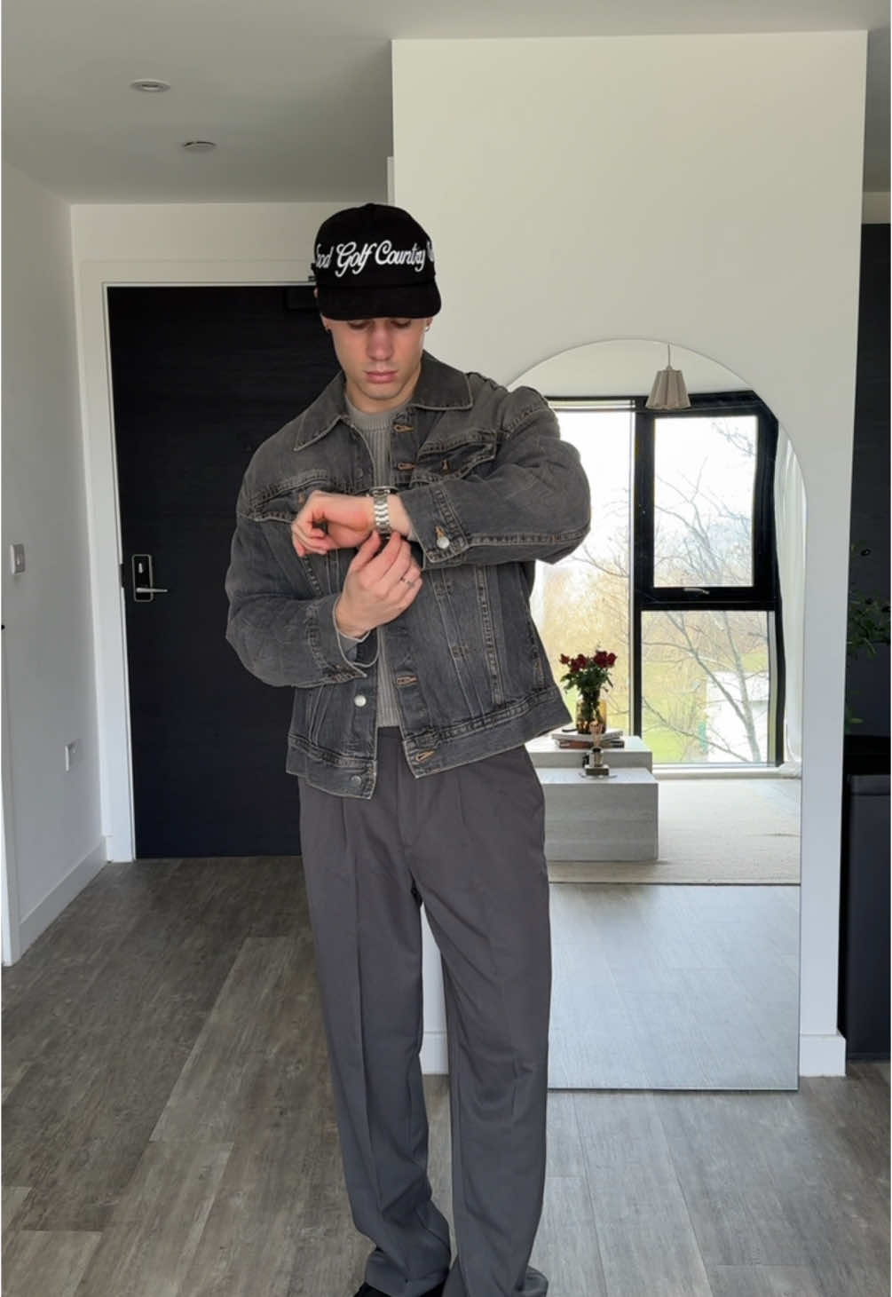 Styling this watch from @About Vintage Official ⌚️🤝🏽 #styleinspo #watch #OOTD #grwm #outfitinspo #fyp 