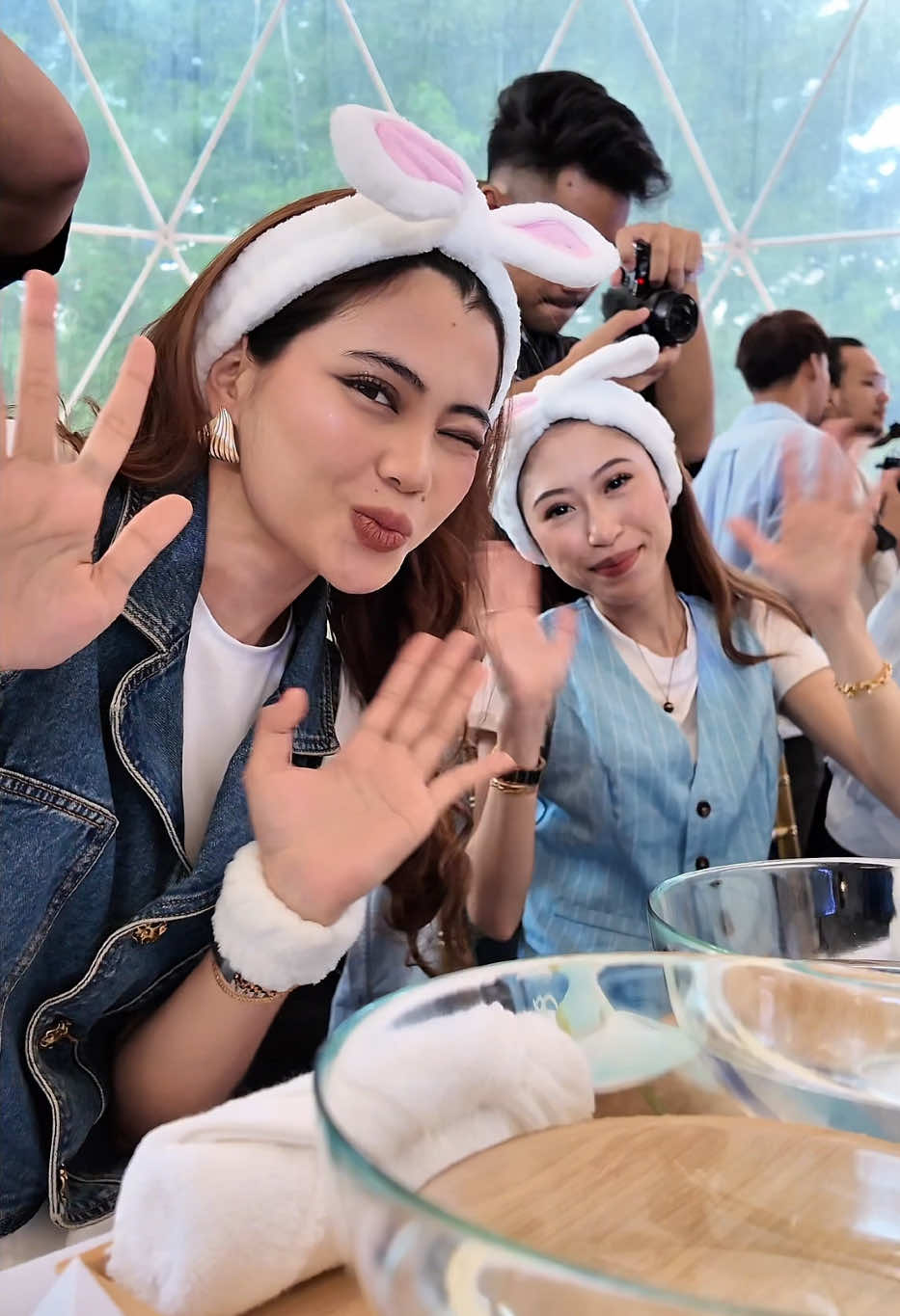 Serious la 210 orang remove makeup sama sama?! First time i pergi event bersiap makeup tapi end up kena remove 🤣💖  @Hada Labo MY #hadalabomy #hldoublecleanse #doublecleanselikeapro #Vlog #event #vlogging #vlogger #tiktok 