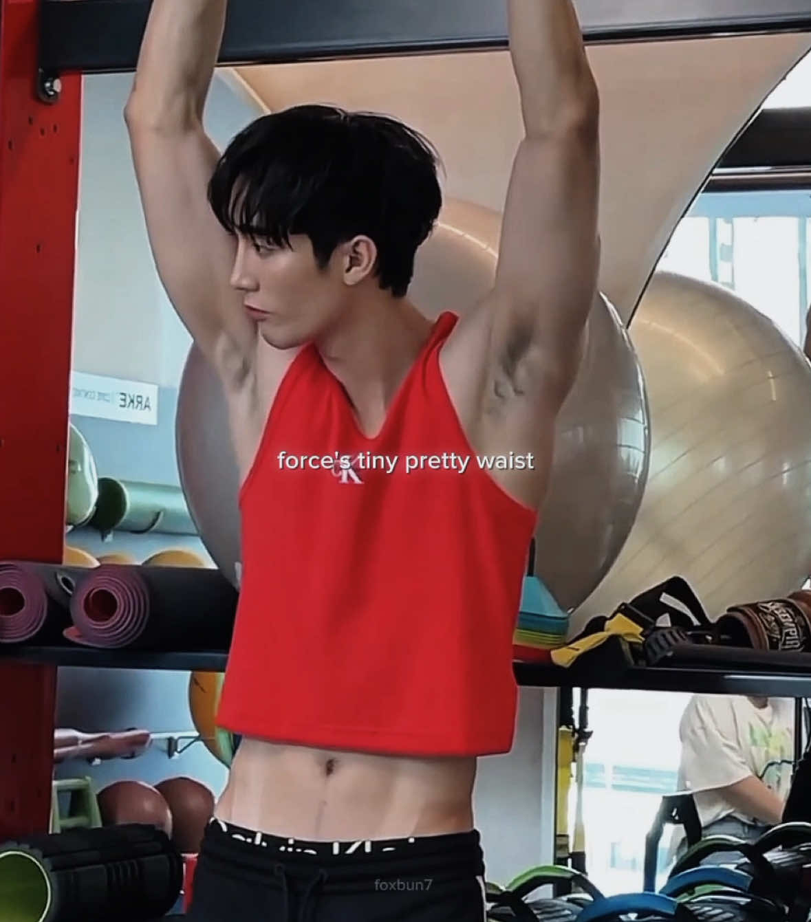 no cuz i see his waist and i stop working #fyp #foryou #fforce_ #force #forcejiratchapong #kasibook_ #kasibook #bookkasidet #forcebook #ฟอสบุ๊ค #bookforce #foxmochi #tomafox #gmmtv #bl @fforcejs  