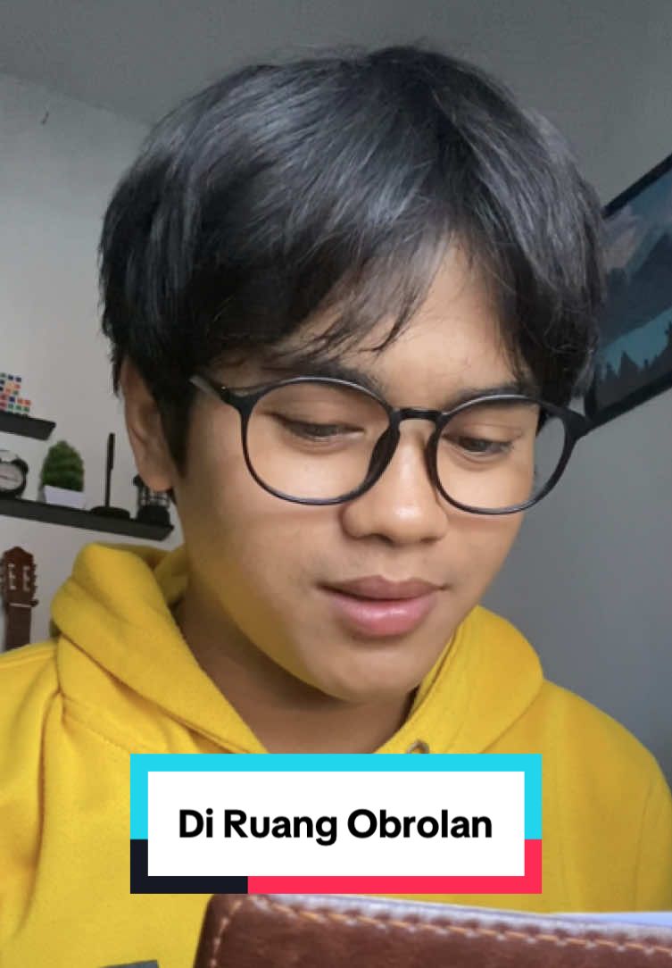 Di ruang obrolan yang orang-orang sebut Whatsapp Saya mengenang betapa dulu kita senang :) #puisi #puisicinta #puisisedih #katakata #galau #galaubrutal 