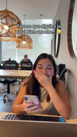 Que pendeja zorrita 🤣🤣  #Humor #Amigos #Oficina 