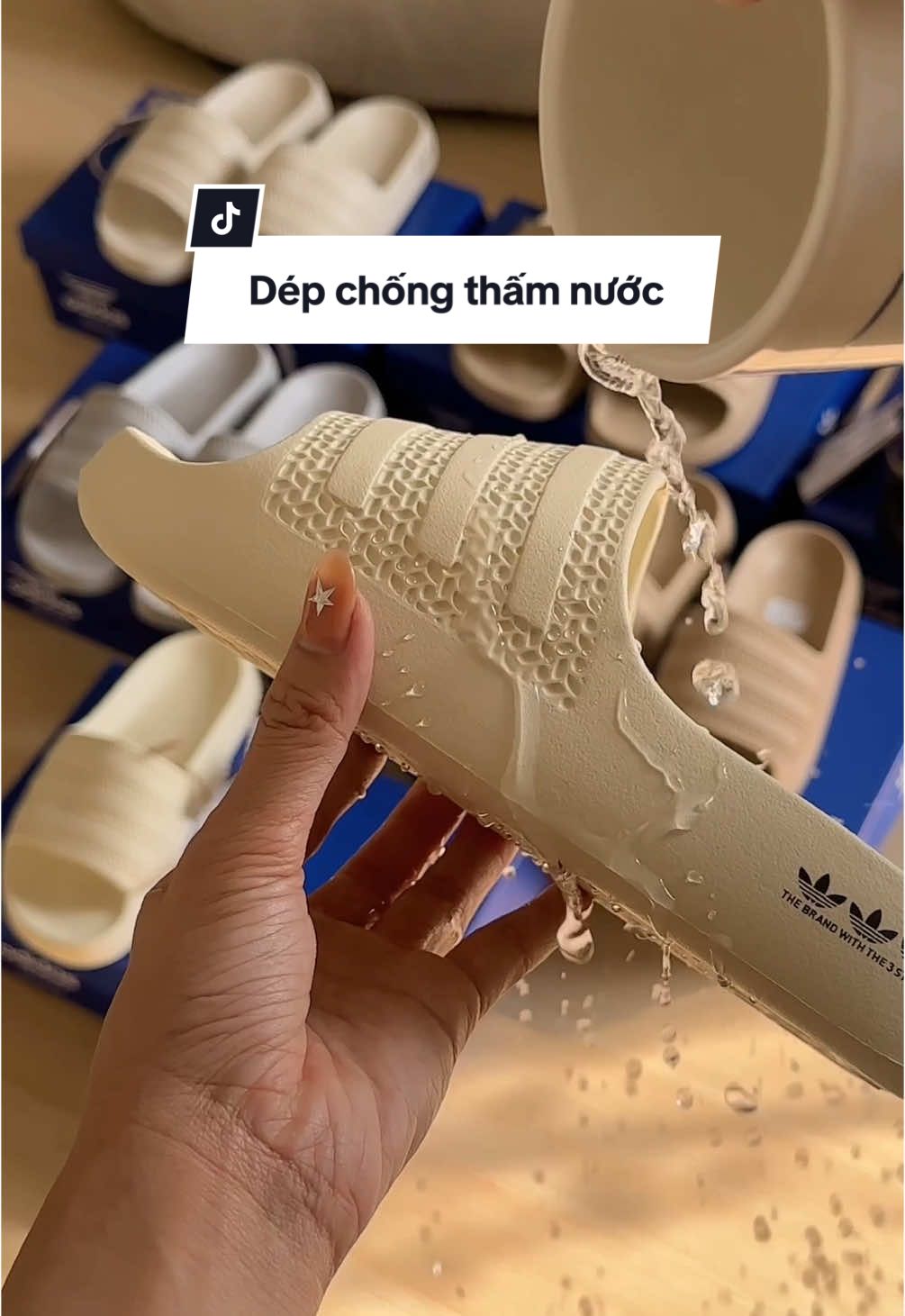bruh bruh mùa đi biển tới dồi anh em êi 🙆🏻‍♀️ #adidasayoon #adidasslides #depayoon #dépadidas #dépquaingang #dépchongtrontruot #depchongthamnuoc #depquaingangnamnu #depdibien #decosaigon 