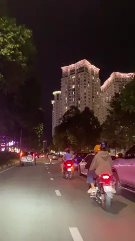 Một góc nhỏ giữ trung tâm thành phố mới bình dương về đêm ! Đẹp lung linh#dicungtiktok #xuhuongtiktokchil #xuhuong #quetoibinhduong #viral #binhduong_61 #thudaumot @Đi cùng Tòng 📸 