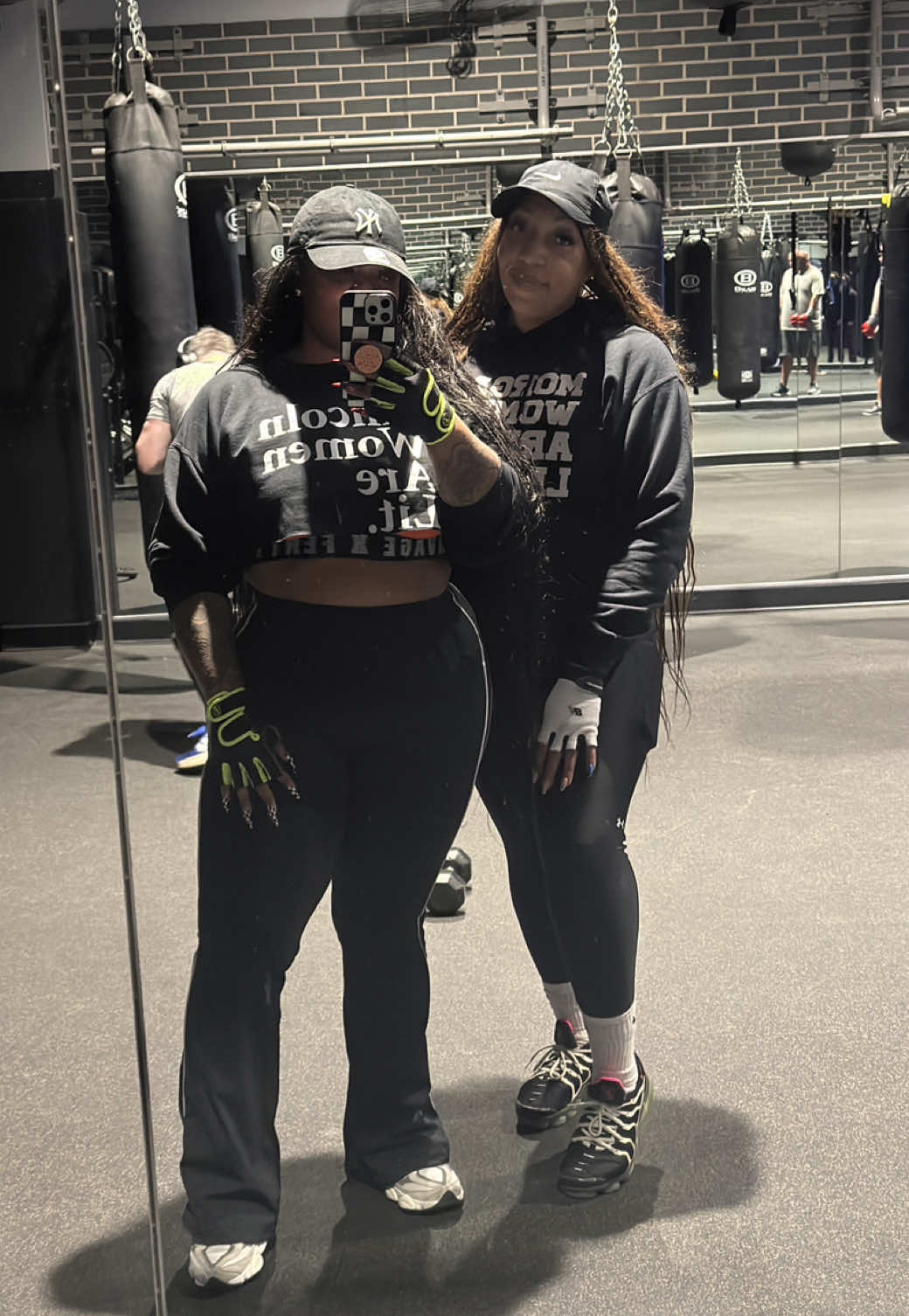 Besties that workout together 💅🏾 At the end of this workout both of us looked tired and crazy 😫 &we both added exercises for our full body workout. #baltimoreinfluencer #dmvinfluencer #bodyrecomposition #bestieswhoworkouttogetherstaytogether #workoutpartner #plussizefitness 