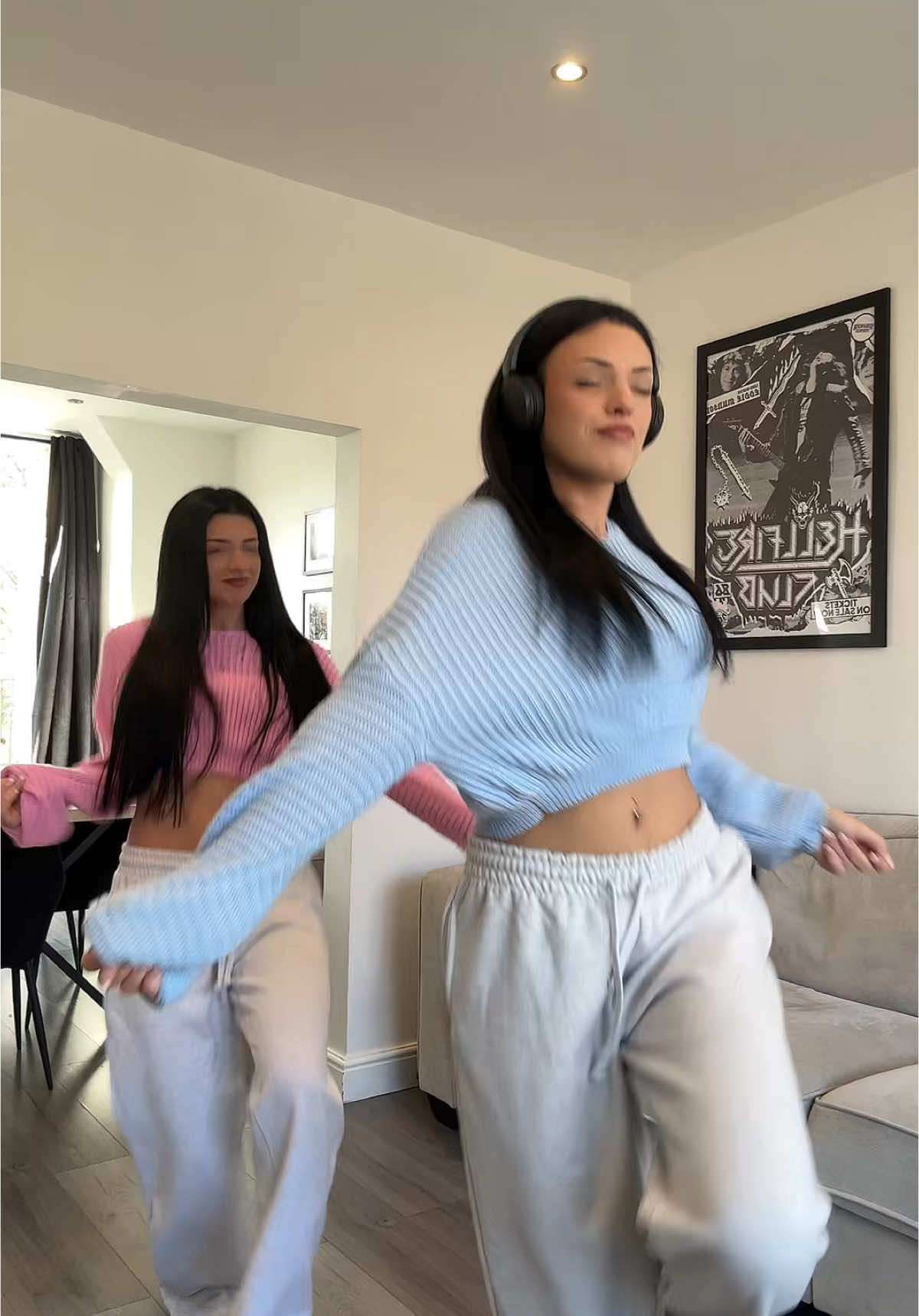 had to jump on it hahah #fyp #besties #challenge #anxiety #dancetrend2025 #dancetrend 