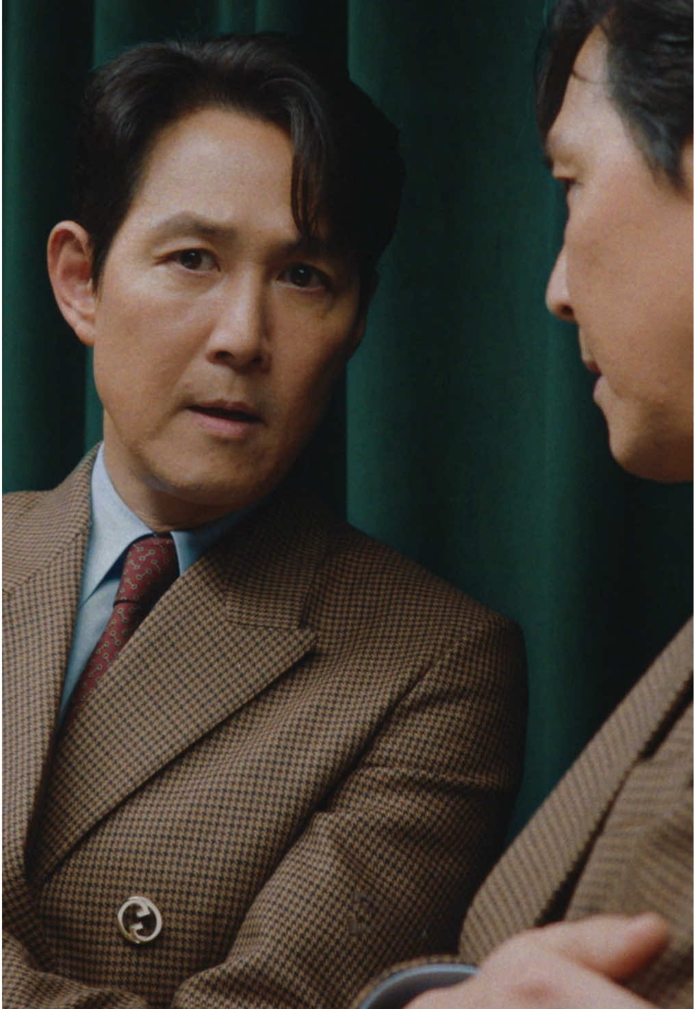 Shifting perspectives with #LeeJungJae for #GucciFW25. #MFW 
