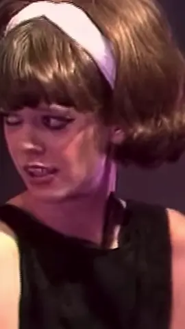 Happy birthday to Cindy Wilson of the B52s! This is one of my favourite songs  #cindywilson #theb52s #b52s #rickywilson #fredschneider #katepierson #rocknroll #music 