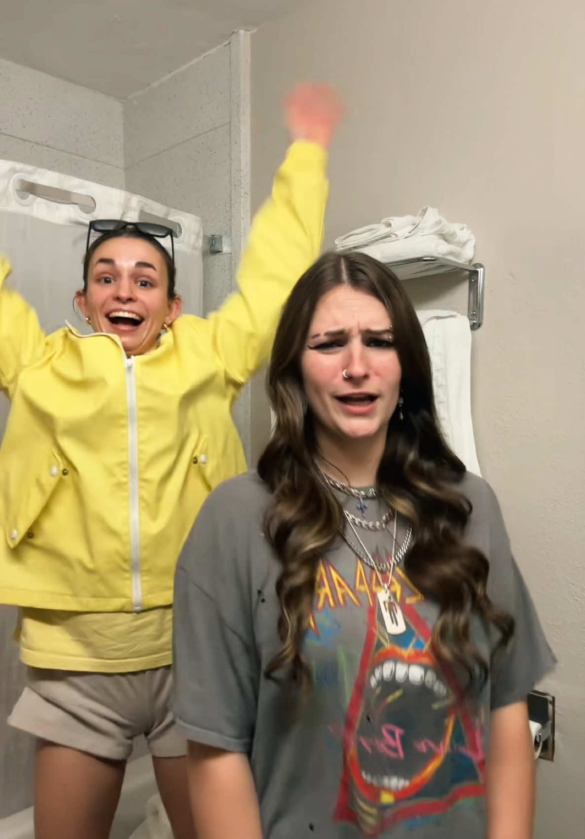 WE IN FLORIDA BABYYY ft. @Emily Miller #hairinspo #serverhairstyles #hairtok 