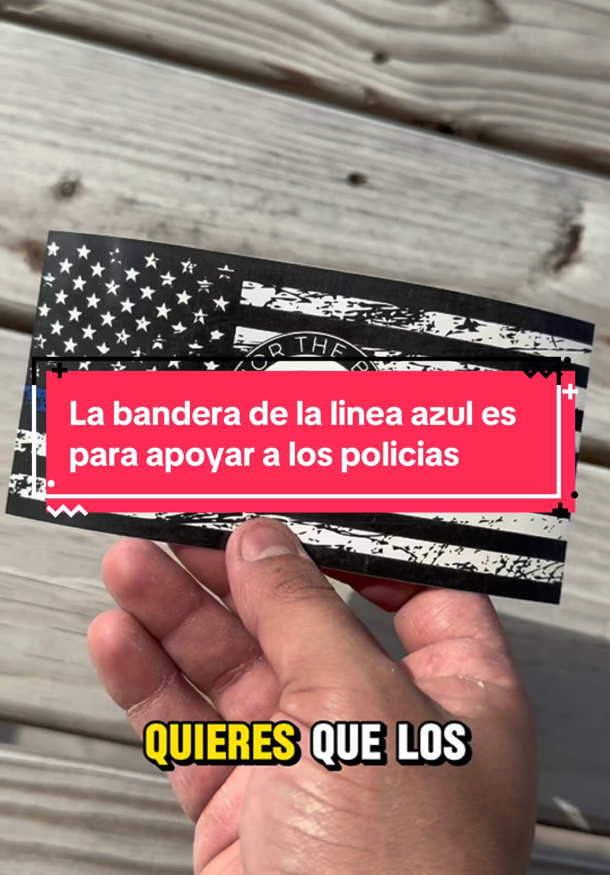 La bandera de la linea azul es para el apoyo de los policias y sus familias  #bandera #noticiasen1minuto #noticiastiktok #latinos #latinosenusa #newsnoti7 #inmigrantes 