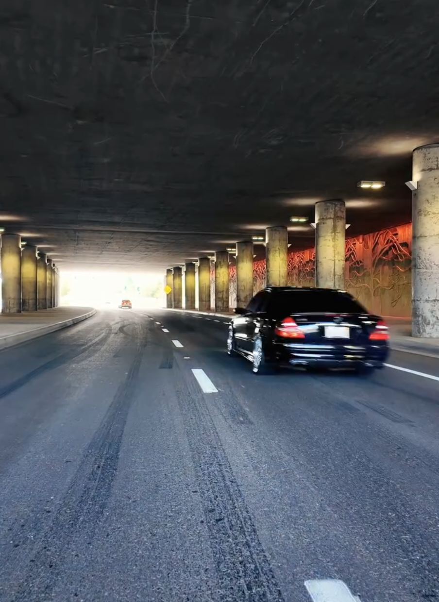 #mercedes #benz #e55 #kompressor #v8engine #v8power #w211 #amg #black #white #silver #carbonfiber #proper #sound #check #volume #up #eclassfamily #crew #friday #vibe #weekend #mode #4youpage #4like 