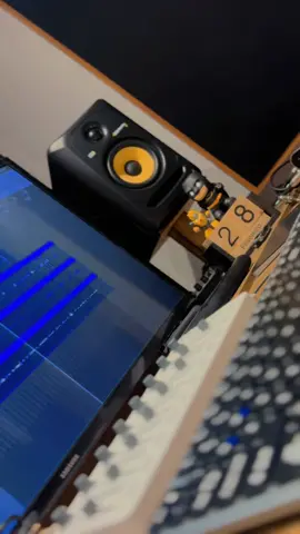 Gravação de violão e guitarra por aqui! #musica #gravacao #music #suhr #guitar #kemper #sertanejoromantico #guitarsolo #sertanejo #logicpro #amplitube #musicman 