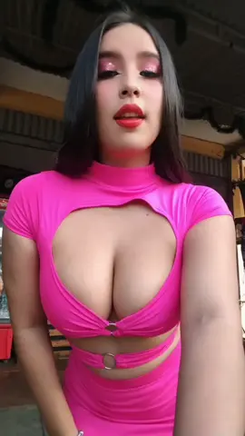 Cuando el que me gusta se ve que me va a dejar traumada #vestidosdefiesta #vestidosdefiesta #modelos #bail #santacruzbolivia #bellapoarch #liv #sabadou #viralestiktok #modelos #comadres #impulse #pelo #traumada #crus 