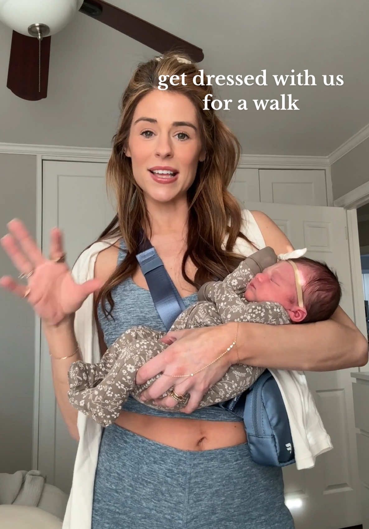 Soo excited for all the spring walks in the park coming up in my @Fabletics #myfabletics #fableticspartner #firsttimemom #newmom #oneweekold #girlmomlife 