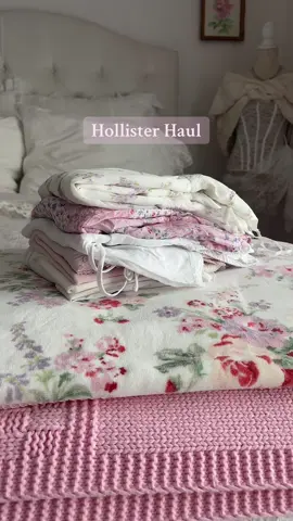 Pray for my bank account😭#hollister #hollisterhaul 