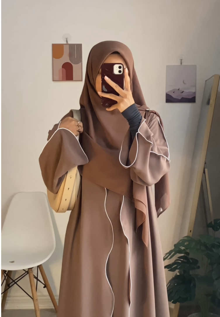 Maa syaa Allah Tabarakallah, akhirnya punya lagi koleksi Abaya dari @Lozy Hijab 🥰🤍 #abaya #abayagirls #abayalebaran #abayastyle #abayamurah #abayamuslimah #abayalebaran 