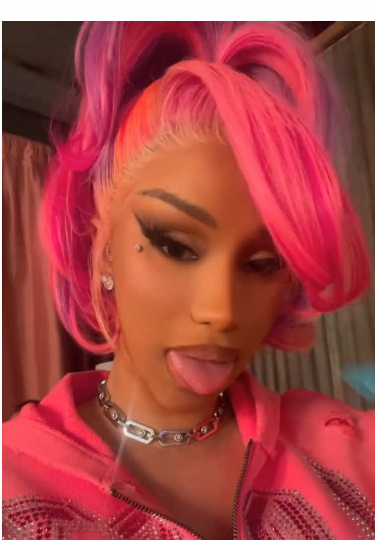 Cardi B today Via Instagram Story. 😍 #cardib#fyp#foryou#viral 