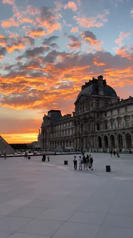#museedulouvre #paris #france #arts #sunsets #architecture #romance #fyp 