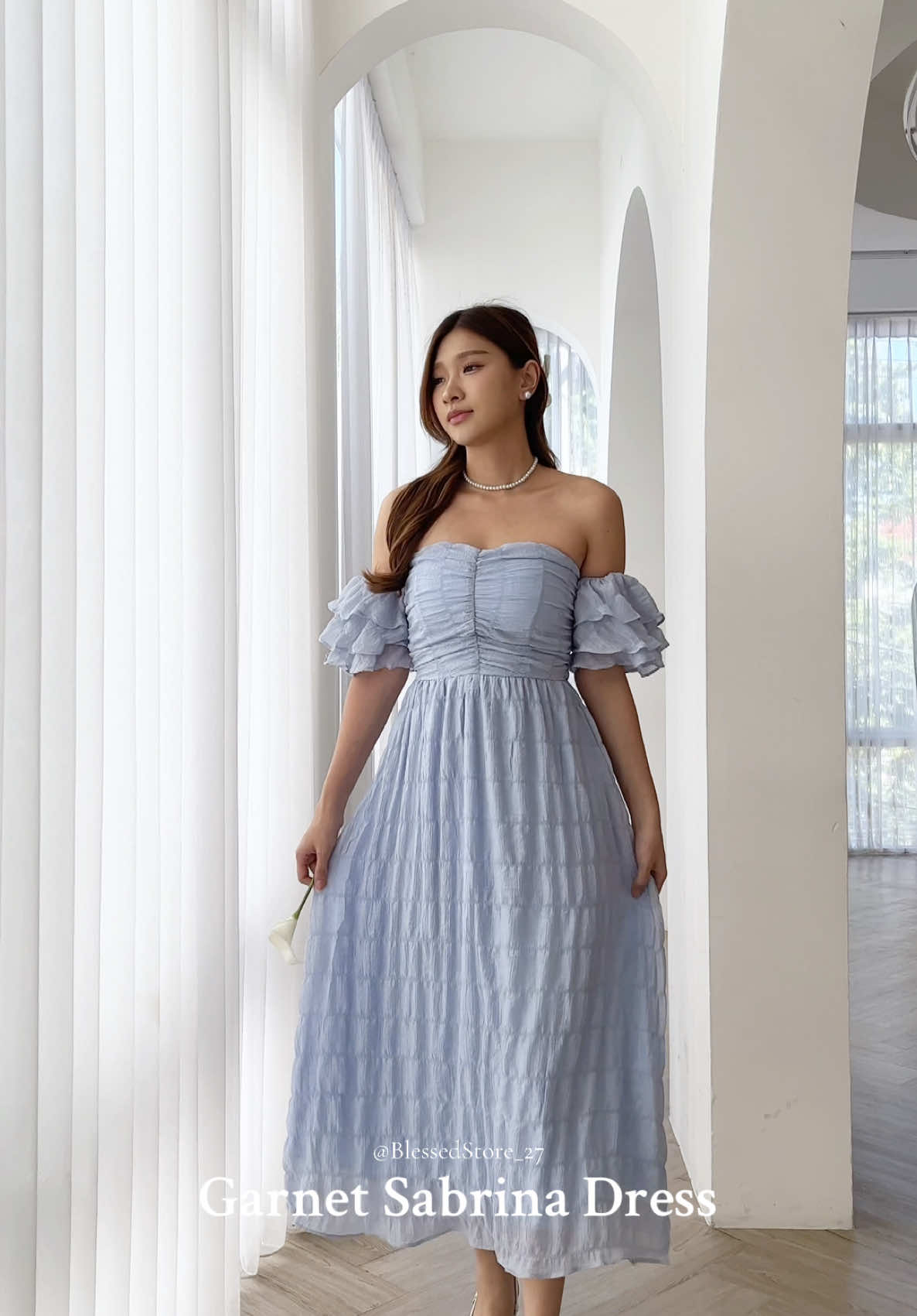 He doesnt even know that i exist 🥺💔 butttt, this pretty dress really exist 🥹🥹🫵🏻🩵 #racuntiktok #fypシ゚ #vintagefashion #howilovebeingawoman #summervibes #dressvintage #sabrinadress 