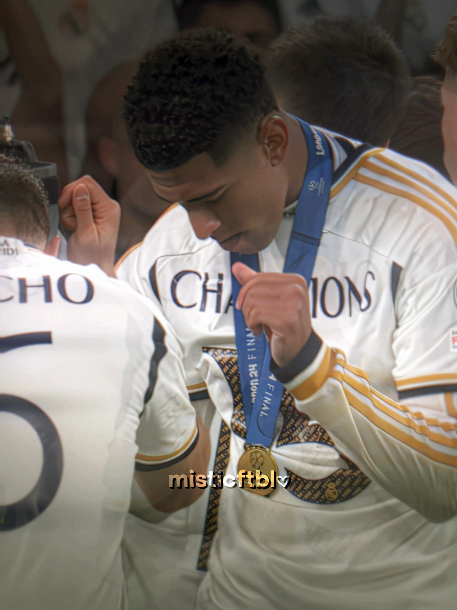 Jude Bellingham.. 👑🤍 |  #aftereffects #realmadridfc #bellingham #judebellingham #halamadrid #edits #smooth #comeback #ucl #winner #edit #viral_video #footballtiktok #footballedit #aftereffectsedits #fyp #blowthisupforme #goviral