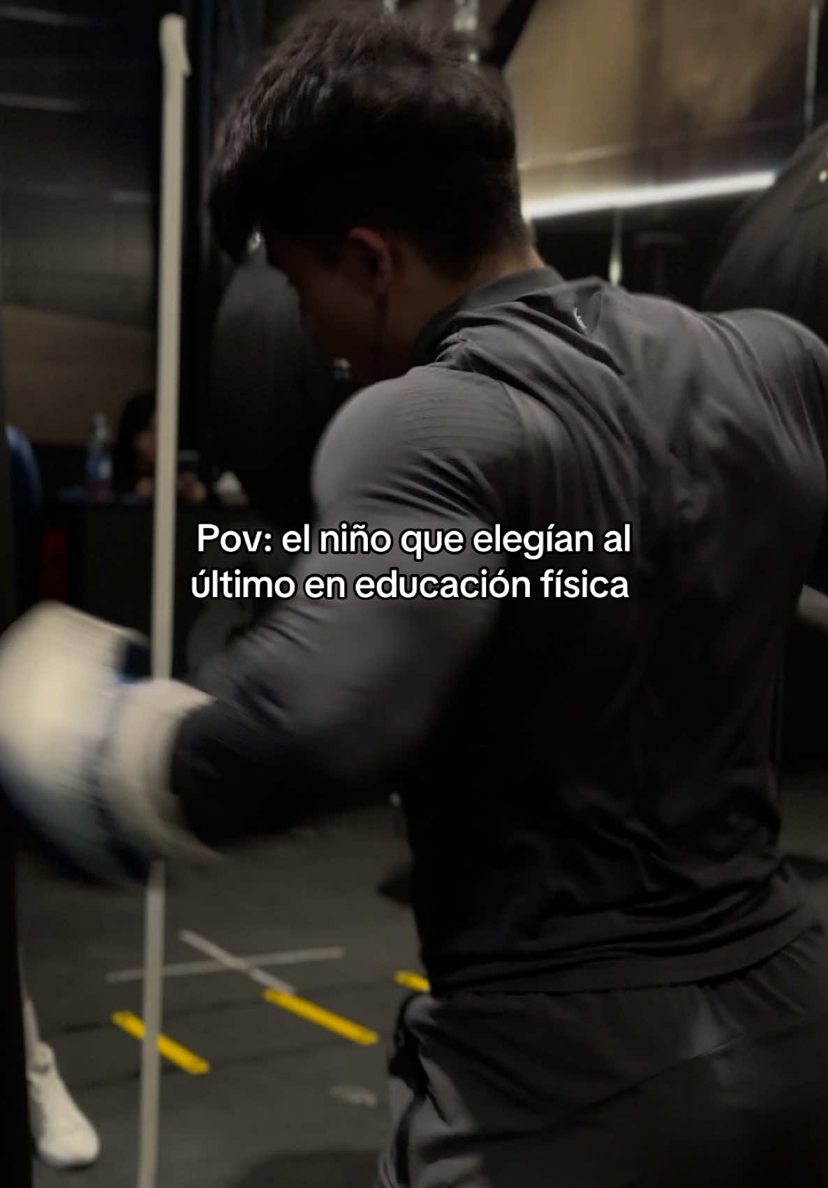 Era el rarito del salón #mensfashion #gymrat #aesthetic #GymTok #fitcheck #fitnessmotivation #mens #gymnastics #Fitness #gymrats #box #boxing #GymLife 
