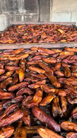 Huhh banyak banget lebah nya, iya dong, spesial bulan puasa nih , jangan sampai habis sama lebah 🐝 😍🍌#salepisang #makanan #cemilan #cemilanviral #tiktokshop #ramadhan #fypdong 