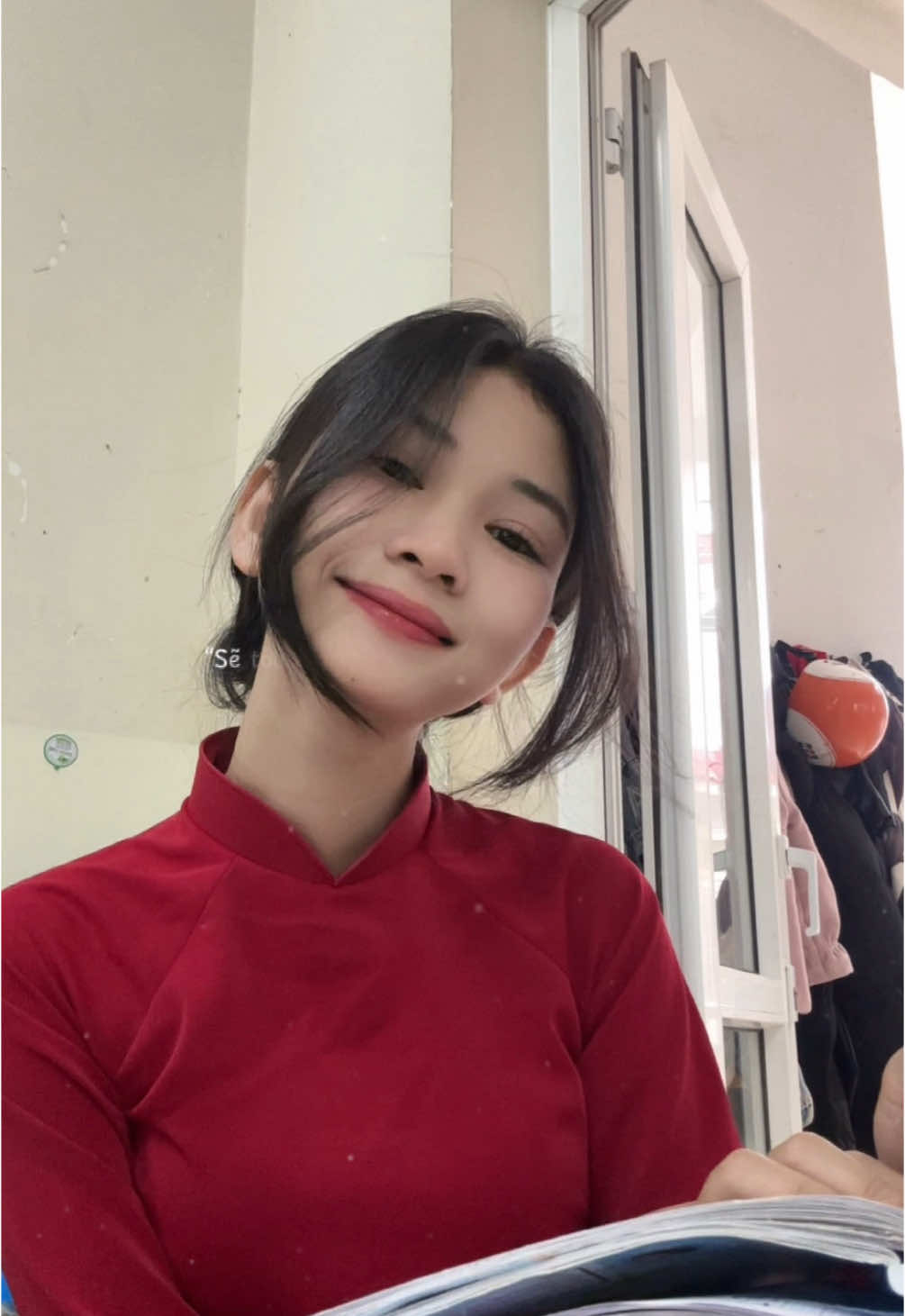 Có ai đã từng mơ hồ muốn từ bỏ ước mơ chưa, mình đã từng như vậy nhưng đến hôm nay chạm được môi trường đó, tiếp xúc với những điều siêu đáng iu thì nó lại khiến mình suy nghĩ lại mục đích ban đầu mình chọn nó là gì và hiện tại mình đang cố gắng thực hiện hoàn thành ước mơ của mình và đó cũng chính là ước mơ dang dở của ba mẹ mình 💖🦾