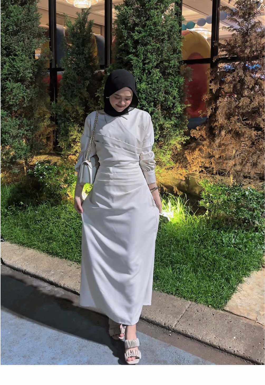 outfit bukber simple tapi tetep keliatan elegan dan cantikk🥹✨ #outfitbukber #bukberoutfitidea #dressbukber #ramadhanvibes2025 #ramadhan2025 #dresslebaran #hijabootd #ootdbukberhijab 