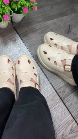 Kasut sarung tapak tebal & selesa !