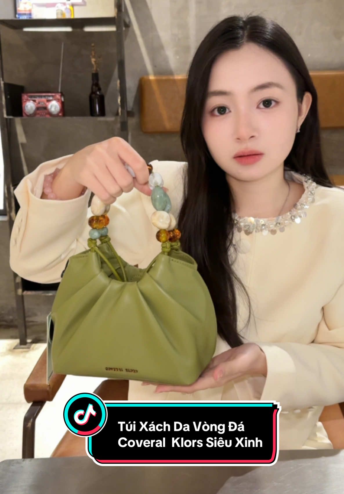 Túi xách tay Coveral Klors chuỗi đá vibe mùa hè xinh xĩu #túida #tuidadeocheo #qua8thang3 #tuidaxachtay #coveralklors #tuixachcaocap #viral #titnhunday 