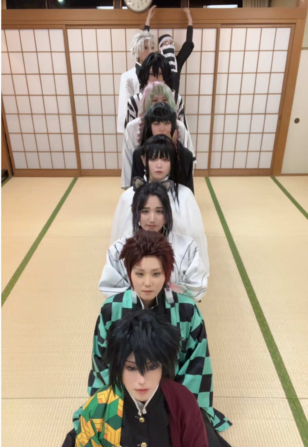 炭治郎くん、真似しては駄目ですよ🙅‍♀️ 冨岡義勇：@🐢まぁちゃん🐢  竈門炭治郎：@海苔・ダー・Rin  栗花落カナヲ：@紫心琉はぎぃ  時透無一郎：@くれは  甘露寺蜜璃:@胡蝶 響(こちょう ひびき)  伊黒小芭内：結真ちゃん 不死川実弥：@科戸🍃🌪️shinato  前田さん(隠): @煉  胡蝶しのぶ：私 #鬼滅の刃コスプレ #demonslayer #cosplayer 
