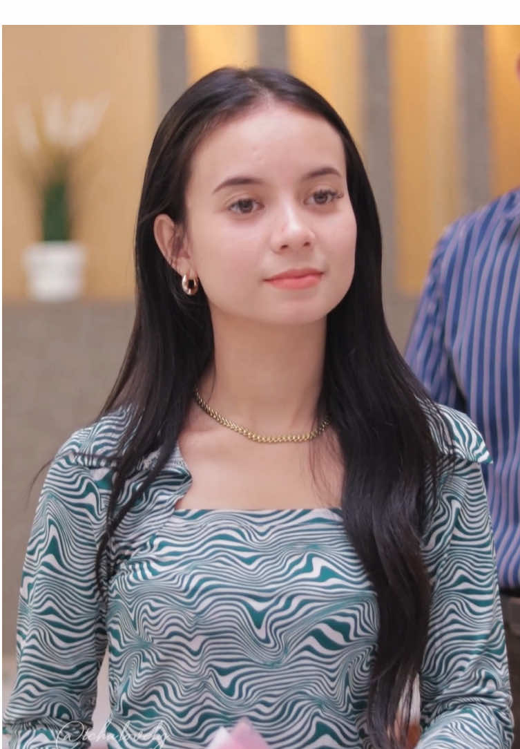 Istri kampungan, padahal suami Bos? Awas, pelakor mengintai! #SerialTikTok #TikTokTainment #TikTokSeries #TikTokSeriesFuture #drama #ichalovely #suneedaycreative #dramatiktok #viraltiktok #kehidupan #bos #suamiistri #karyawan #sekretaris #pelakor 