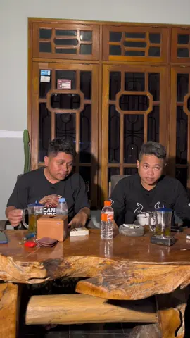 Ayo guyon timbang spaneng,,, sembari menunggu waktu maghrib. Bersama @Ukil Kentroenk @taqim diacara OMONGAN SARU #RamadanDiTikTok #JelajahRamadan #fyppppppppppppppppppppppp #fypシ #ketawa #beranda #jawa #guyonan #lucu #lawak #komedi #viraltiktok #quotesjowo #fypage #dagelan 