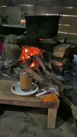 sak sruputan GEK budal ngaret🍃🍃 #story  #ngopi #pawon 