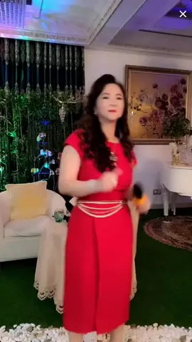 Cô Hằng hát nhạc cưới @Christina Nguyen 