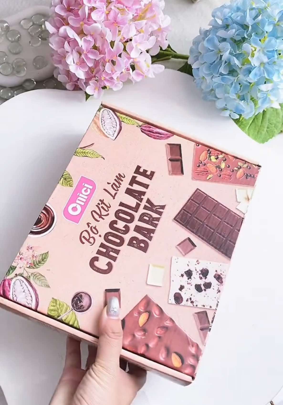 Giờ khỏi suy nghĩ tặng gì cho ý nghĩa... Tự làm socola tặng người thương nè mấy ní ơi!!! #tiktok #viral #unbox #unboxing #handmade #quatang #quatangnguoiyeu 