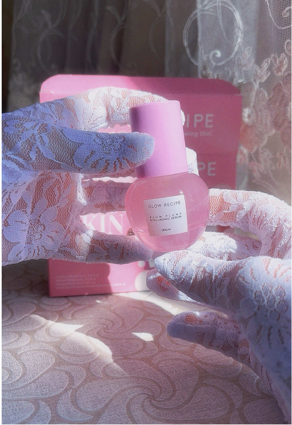 Let’s unbox the new @Glow Recipe Glass Skin Hydration Kit✨💖 Inside this dreamy set,you’ll find: 🍑 Plum Plump Hyaluronic Serum – for bouncy, hydrated skin 🫐 Blackberry Retinol Blemish Serum – to smooth + clarify 🍉 Watermelon Glow Pink Juice Moisturizer – lightweight, dewy hydration ☁️ Cloudberry Bright Essence Toner – to refresh + brighten This lineup is all about that glass skin glow!💦✨ Who else is excited?💖 #skincare #kbeauty #glowrecipegiftedme #ugc #glowrecipeset  #glowrecipe #glassskin #hydrationgoals #skincarelover