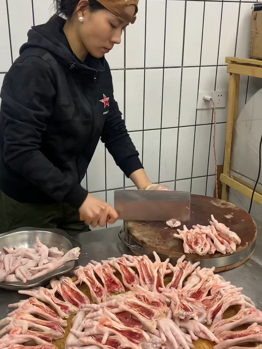 chicken feet #foryou #streetfood #creatorsearchinsights #nafizafood 