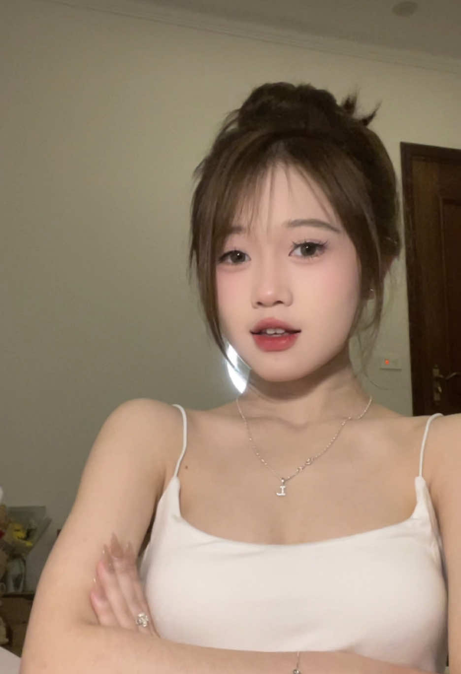 #NhanVatChinh anh cứ đi nhé nếu anh thích ở bên người hơn