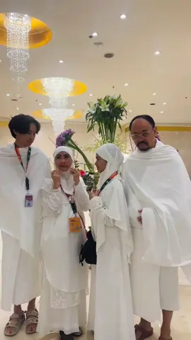 Masyaallah keluarga favorite ku🥰❤️ #devano #devanodanendra #mecca #isda #iisdahlia #isdafamily 