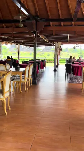 Restoran dengan pemandangan megahnya candi prambanan 📌 Rama Shinta Garden Resto #fyp #prambanan #ramayanaballet #ramashintagardenresto #klaten #yogyakarta #sendratariramayana 
