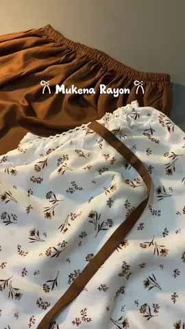 Mukena super adem gak bikin gerah nyaman banget buat tarawih🤎🤍✨ #mukena #mukenarayon #mukenamotif #fypage 
