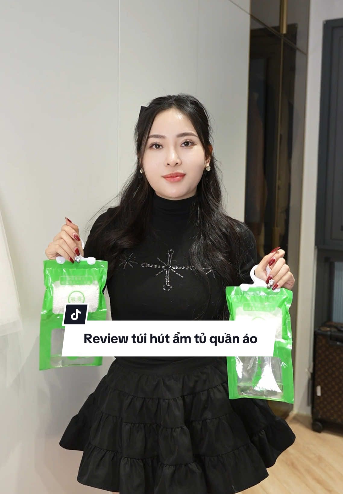 Review túi hút ẩm quần áo có thực sự tốt như quảng cáo? #tranganna #review #tuihutamquanao 