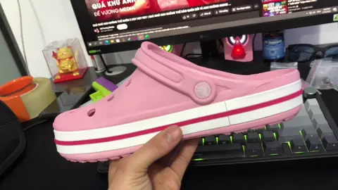 Shop mới về mẫu dép chất lượng là cái ghế vì nó ko phải bàn LH zalo hoặc fanpage weiqing storez để được ưu đãi tốt nhất#giaydep #trending #dép