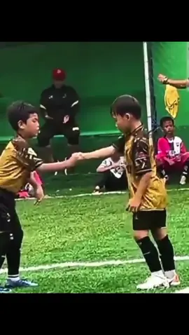 Selebrasi bocil Terkece 😎😎😎  #fyp #sepakbola 