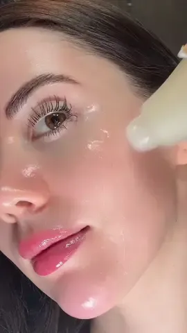 How do you apply your toner?  #sum37 #secretessence #damagedskinbarrier #barriercare ##skinbarrier #hydratingserum #dryskin #bloomkare #koreanskincare @Bloomkare 