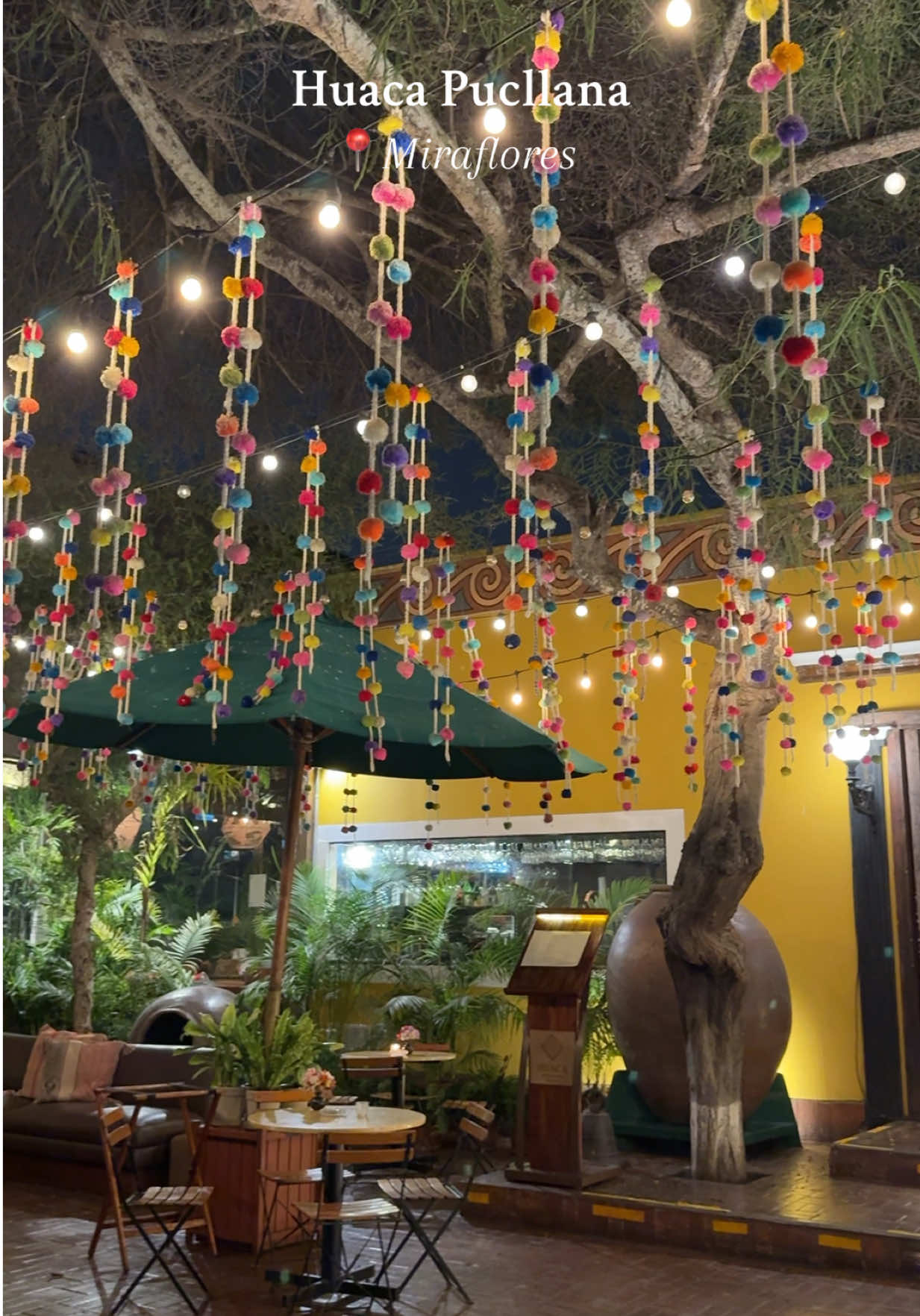Huaca Pucllana 🇵🇪 📍General Borgoño Cdra. 8. Miraflores 📲Redes para reservar: @restautanthuacapucllana ⏰Lunes a Jueves 12:00pm a 10:00pm Viernes y sábados 12:00pm a 11:00pm  Domingos 12:00pm a 9:00pm  Todo es encantador en este restaurante de comida peruana. Te asegura una experiencia inolvidable ❤️ #restaurantesconvista #lima #foodies #planeslima #cocinaperuana #huacapucllana 