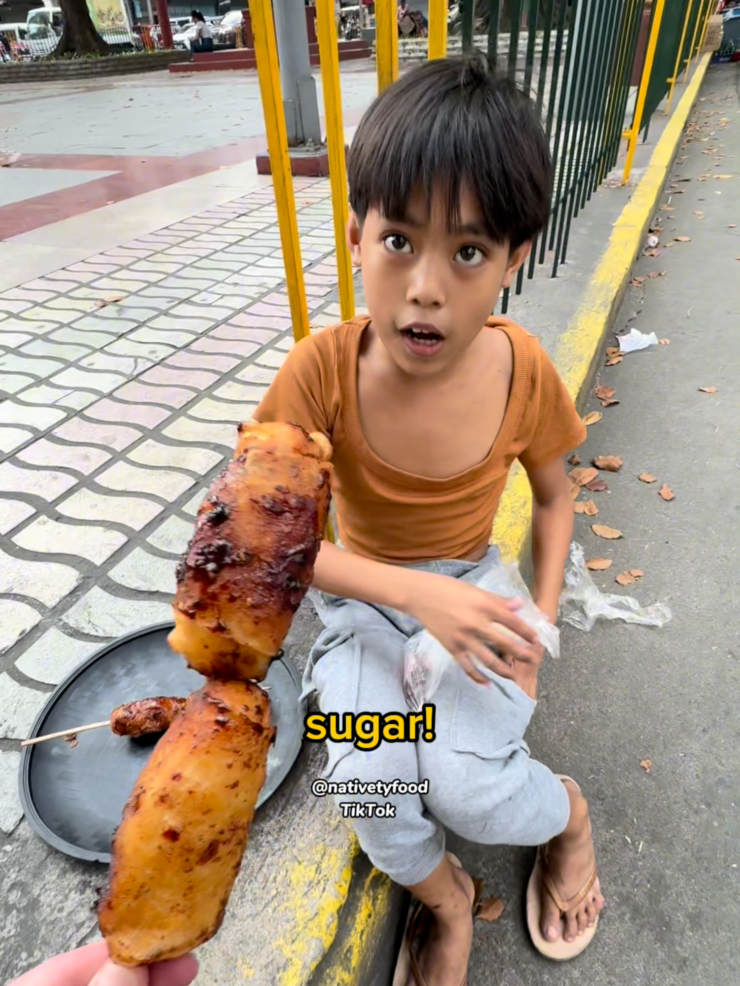 $0.45 snack 🍌 #streetfood #food #usa #foodreview 