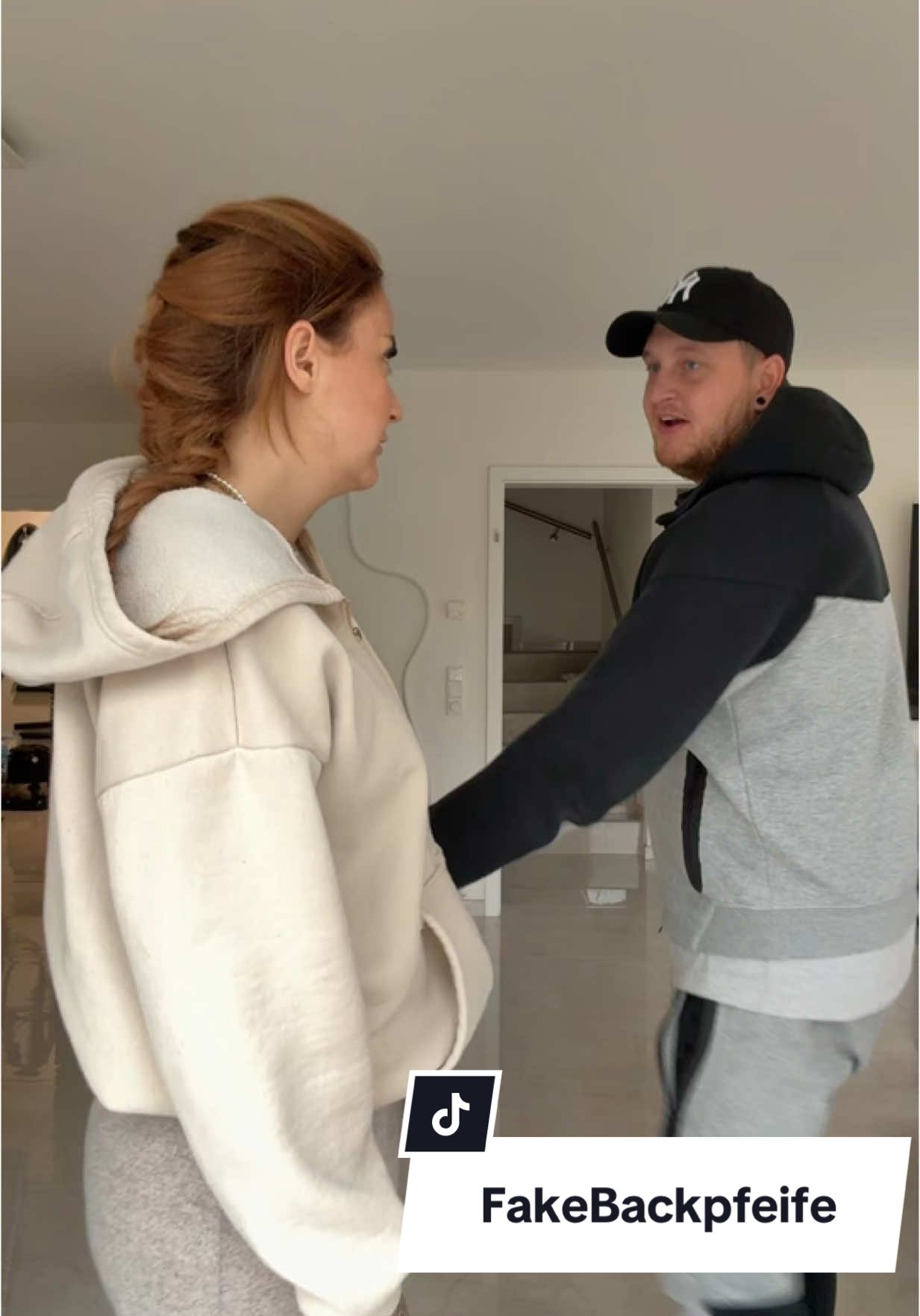 Wollt ihr ein Tutorial? 😂✌️#laberrhababer #couple #fyp #fy #couplecomedy 